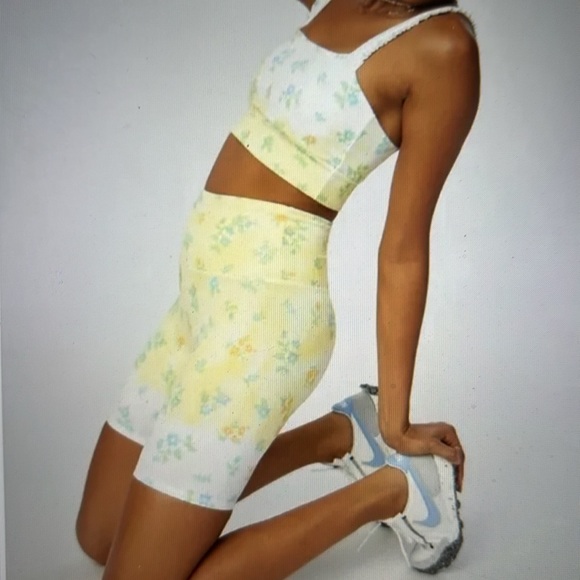 Bandier x Sincerely Jules The Rue Ruffle Bra and Biker Shorts - Picture 11 of 12